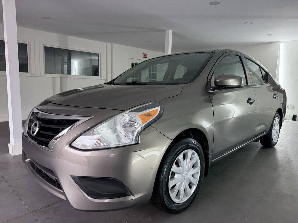 2017 NISSAN Versa