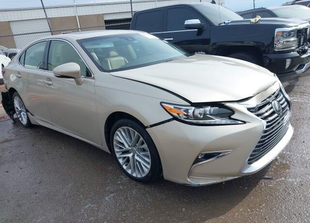 2016 LEXUS ES