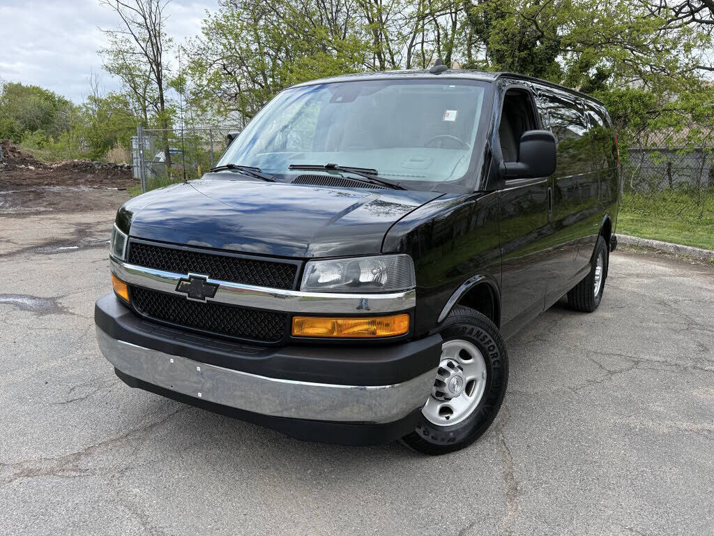 2019 CHEVROLET Express