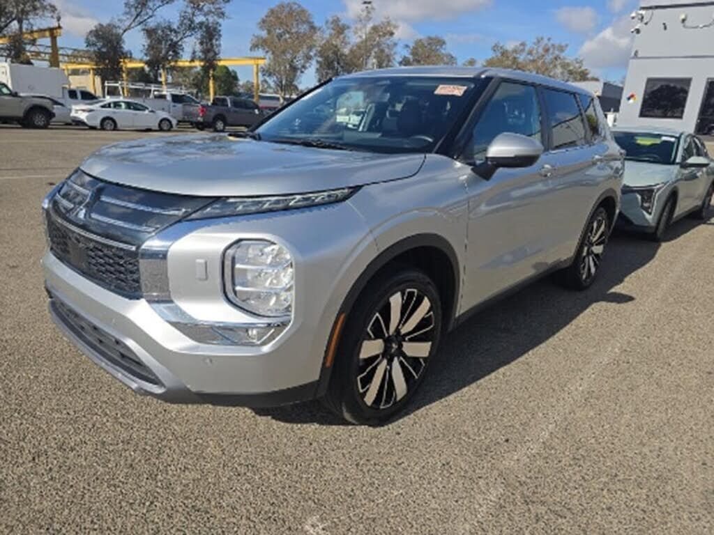 2025 MITSUBISHI Outlander