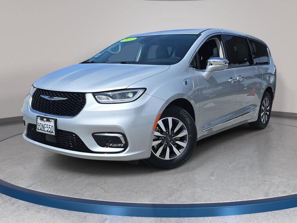 2022 CHRYSLER Pacifica