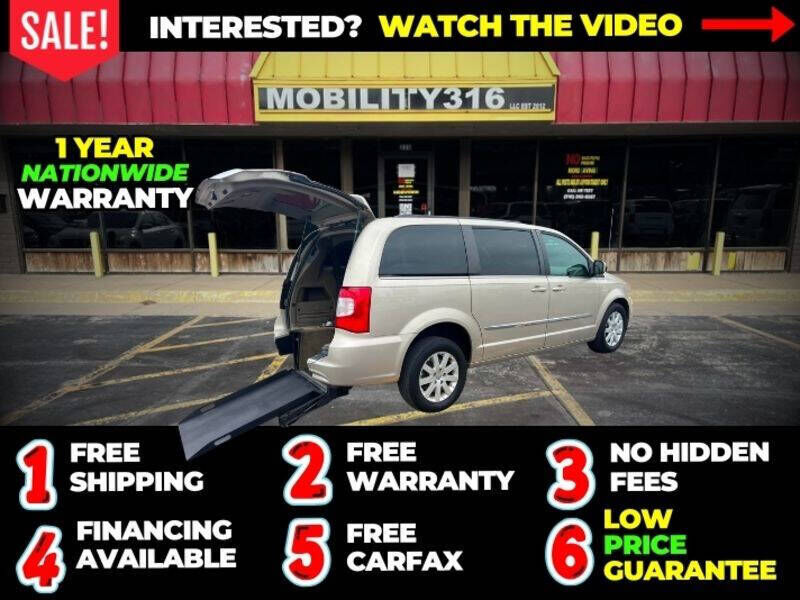 2014 CHRYSLER Town and Country