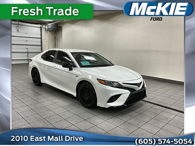 2019 TOYOTA Camry