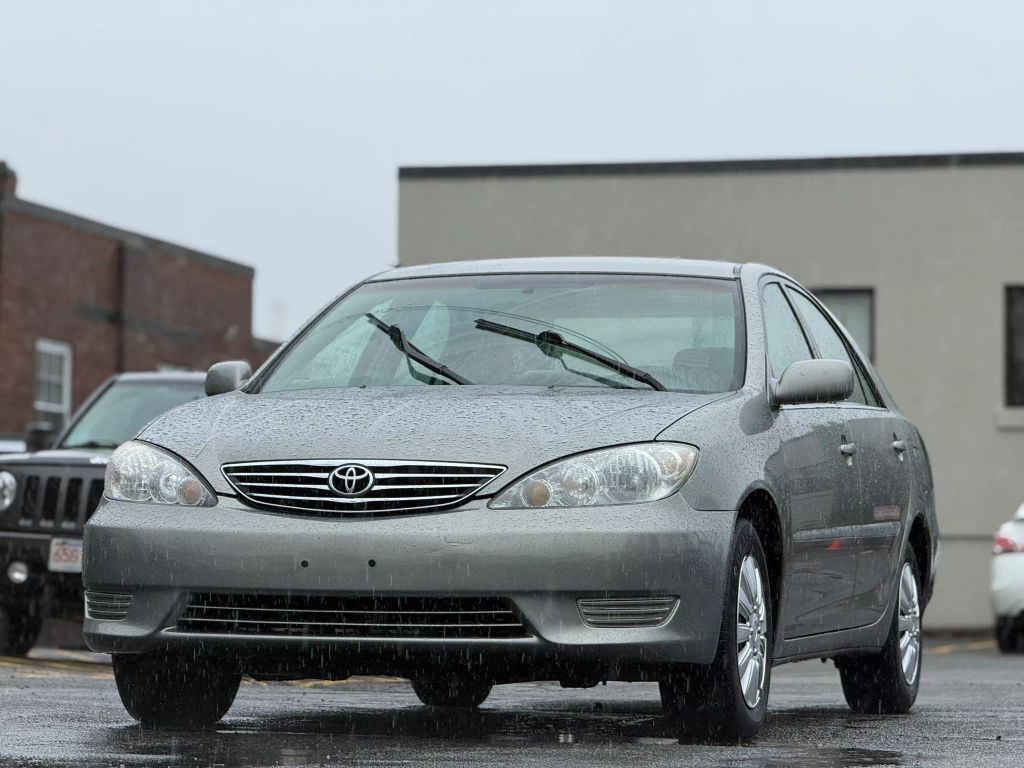 2005 TOYOTA Camry