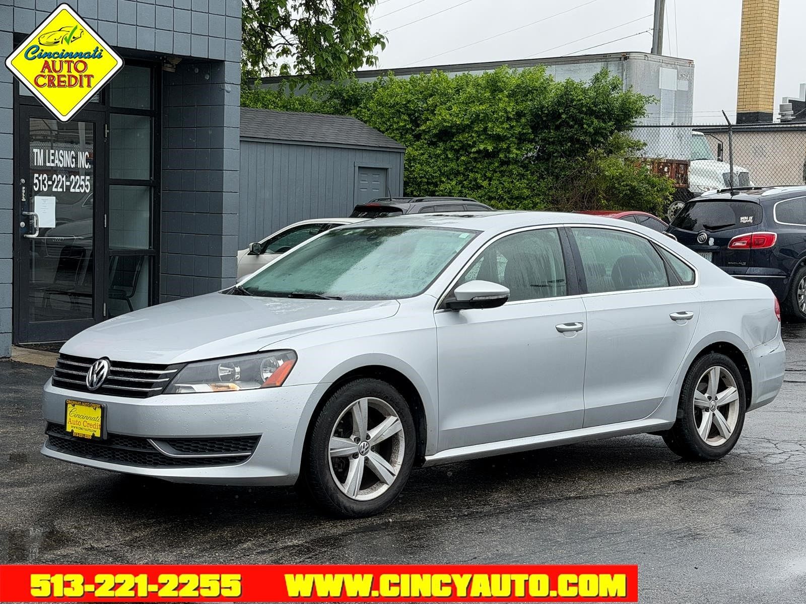 2012 VOLKSWAGEN Passat