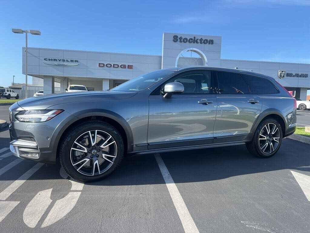 2017 VOLVO V90CC