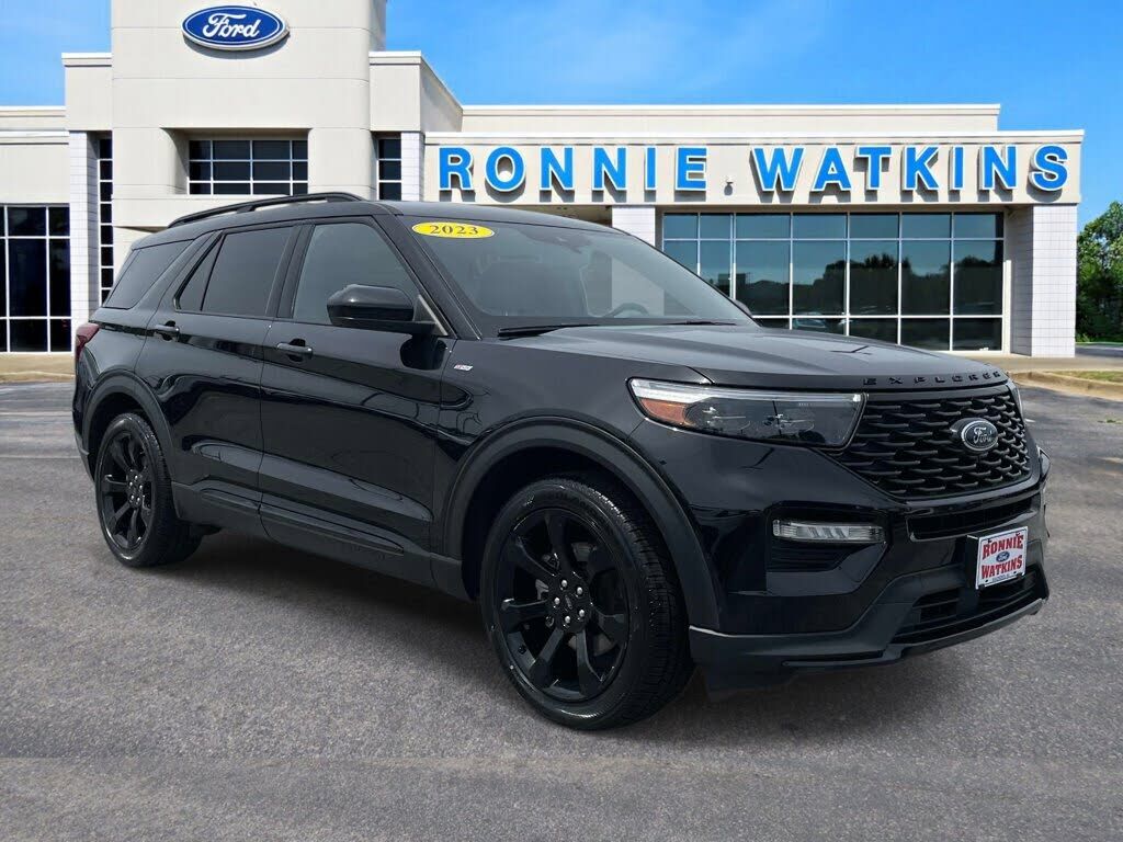 2023 FORD Explorer