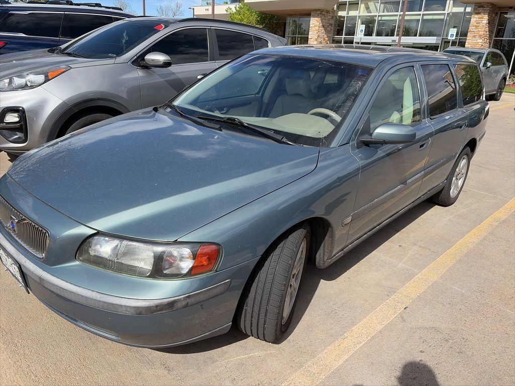 2004 VOLVO V70