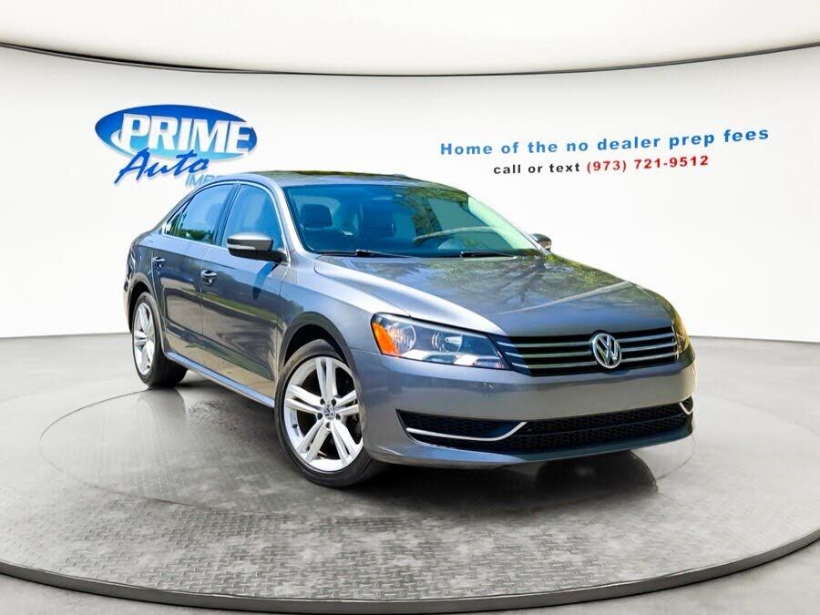 2014 VOLKSWAGEN Passat