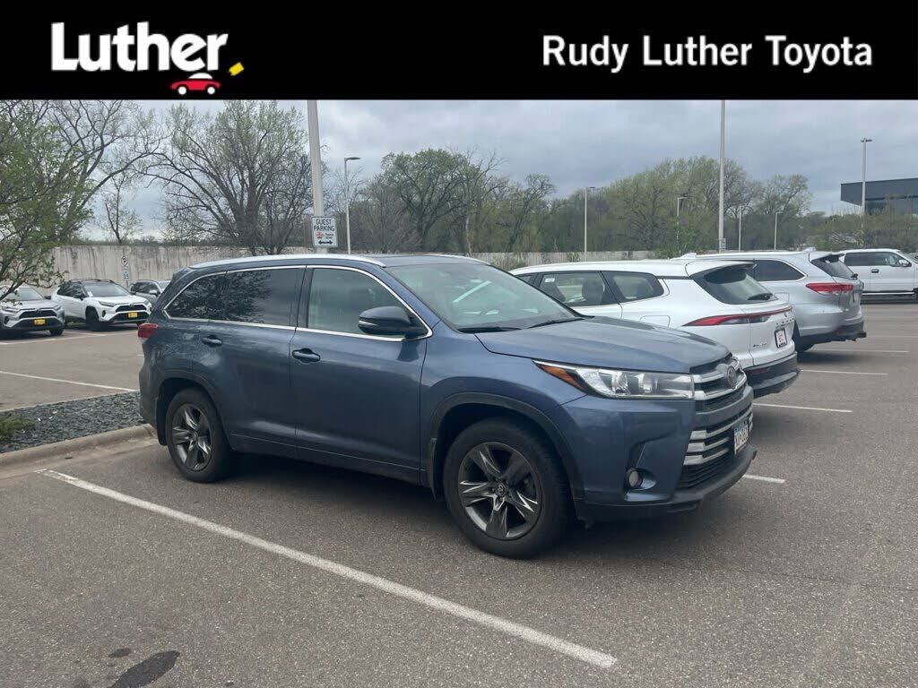 2017 TOYOTA Highlander