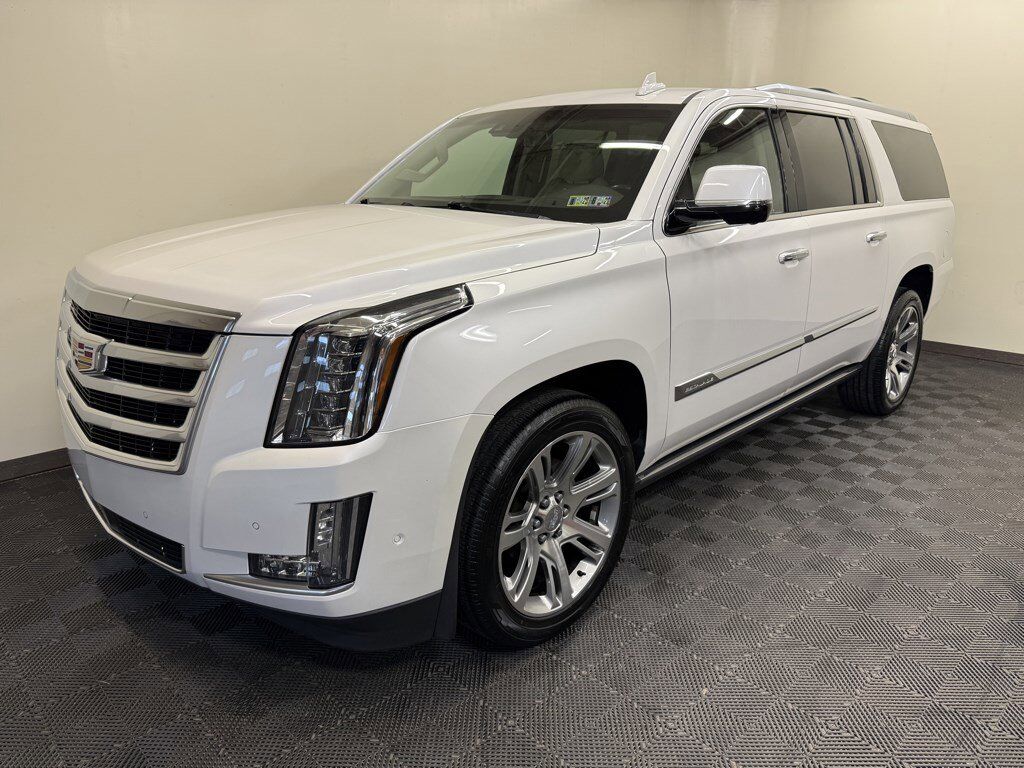 2017 CADILLAC Escalade ESV