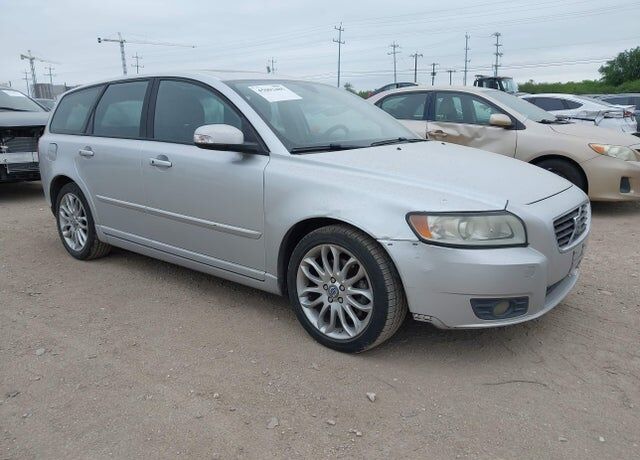 2010 VOLVO V50