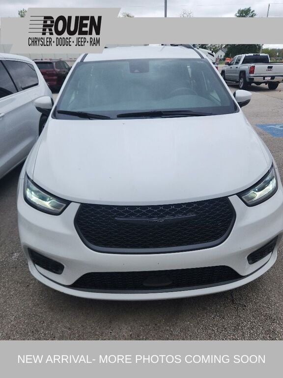 2023 CHRYSLER Pacifica