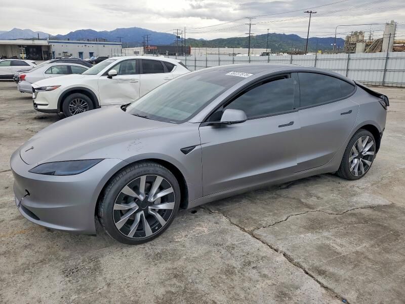 2025 TESLA Model 3