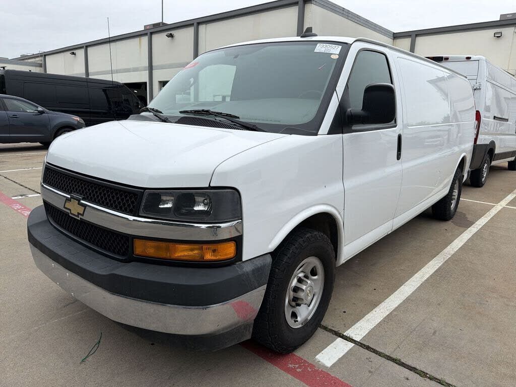 2020 CHEVROLET Express