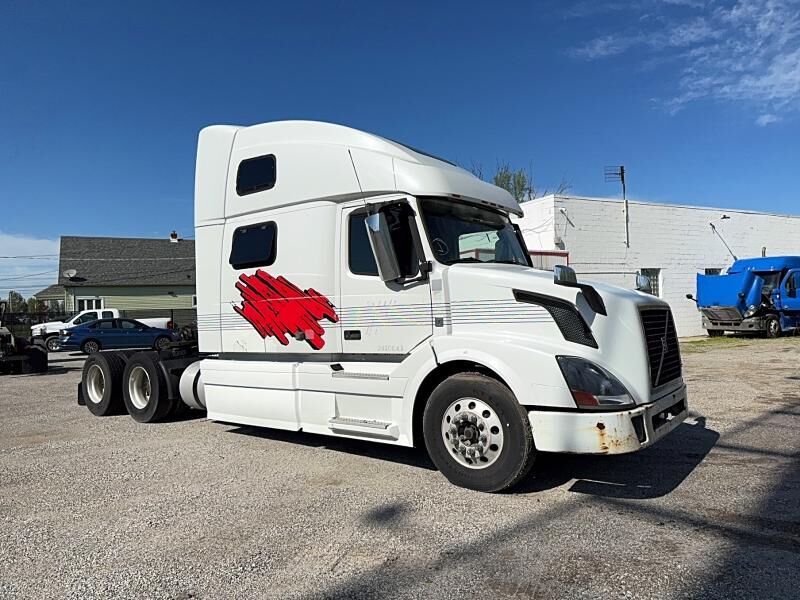 2014 VOLVO TRUCK VNL