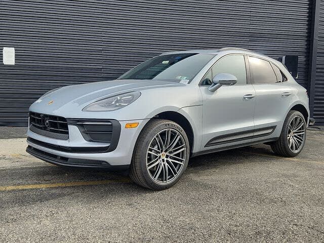 2026 PORSCHE Macan