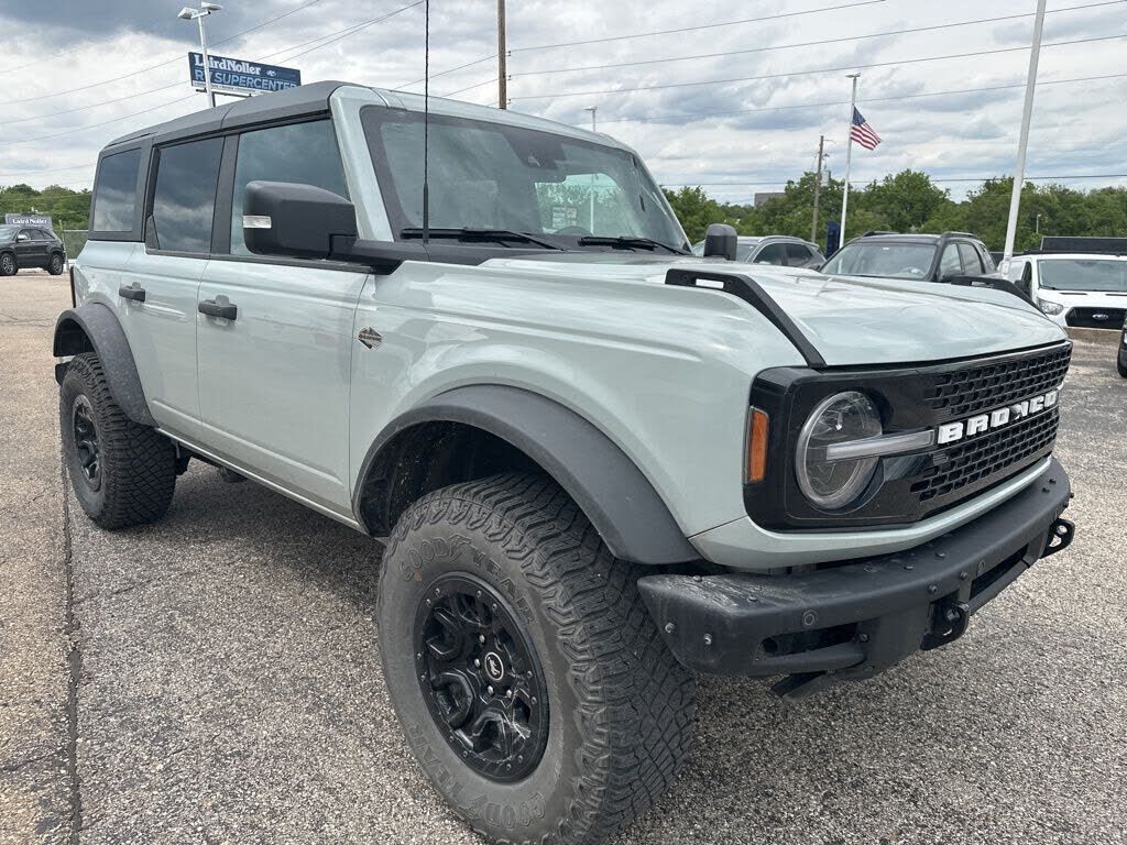 2024 FORD Bronco