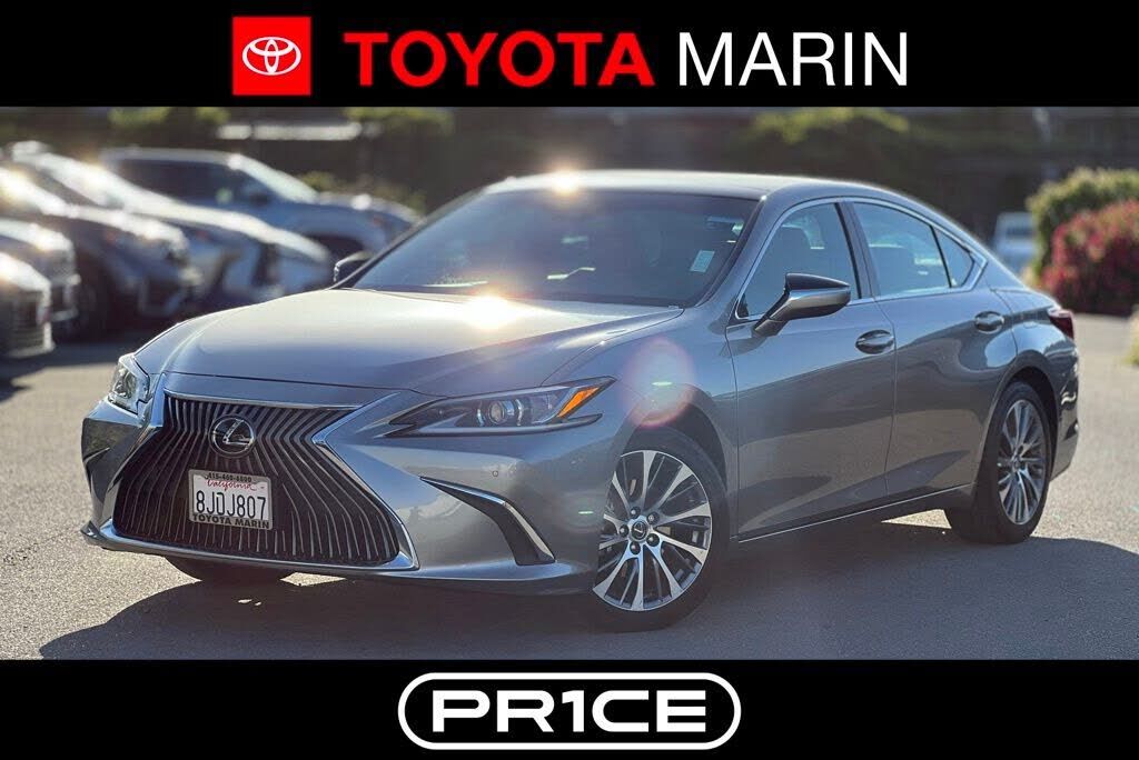 2019 LEXUS ES