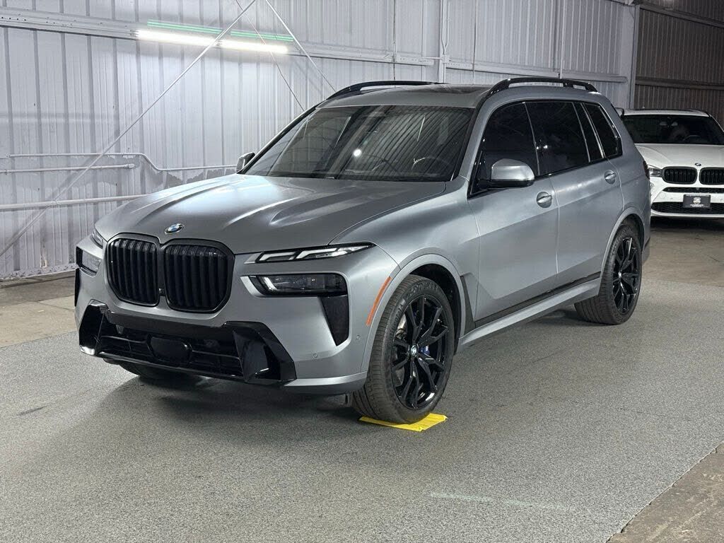 2023 BMW X7