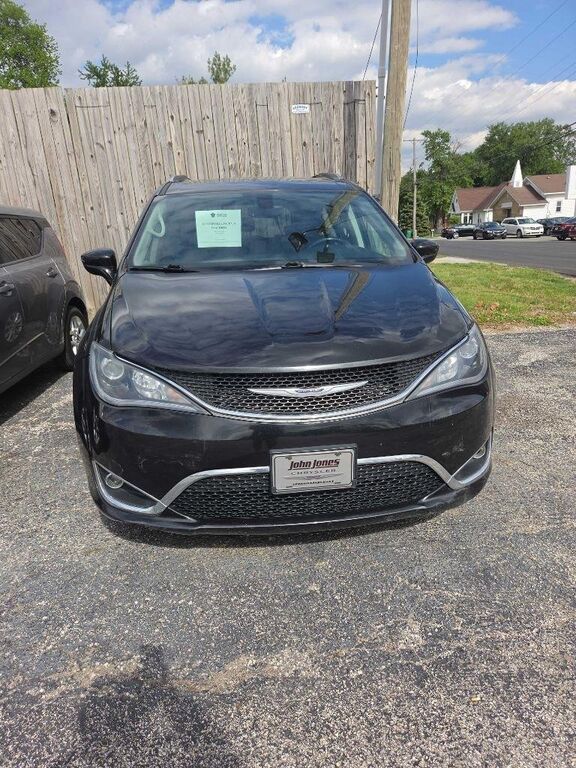 2019 CHRYSLER Pacifica