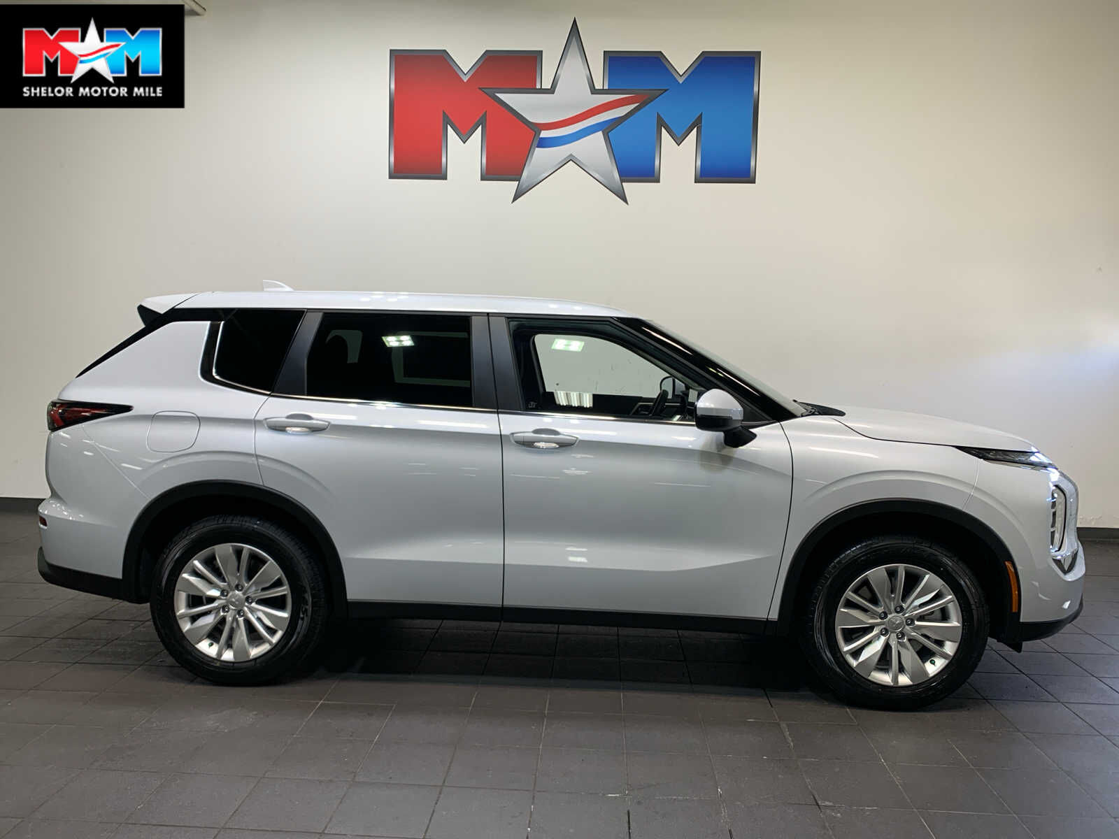 2026 MITSUBISHI Outlander