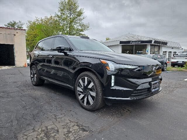 2025 VOLVO EX90