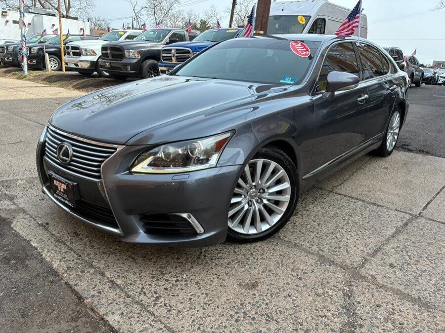 2013 LEXUS LS