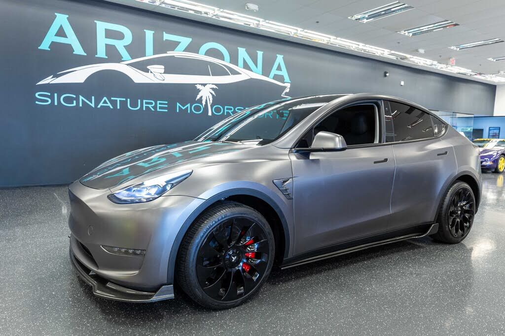 2023 TESLA Model Y