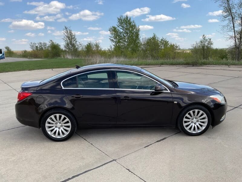 2011 BUICK Regal