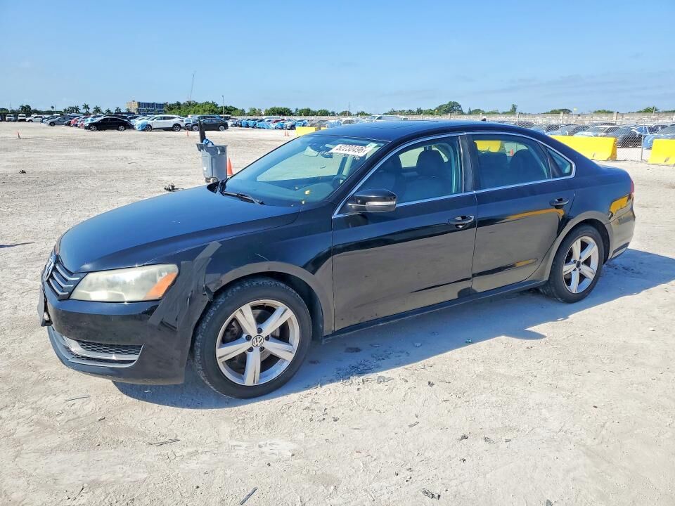 2013 VOLKSWAGEN Passat