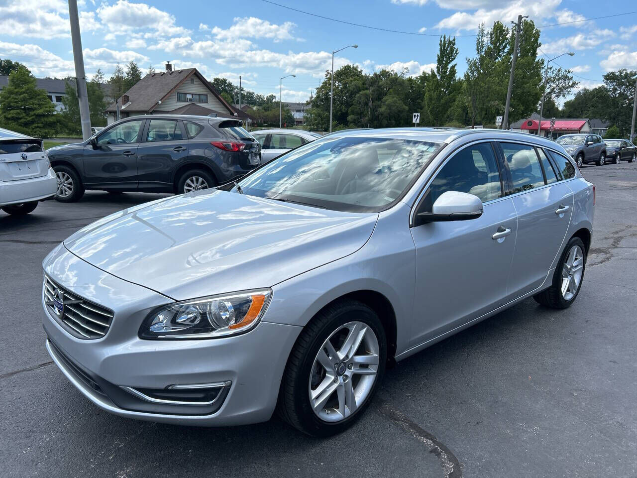 2015 VOLVO V60