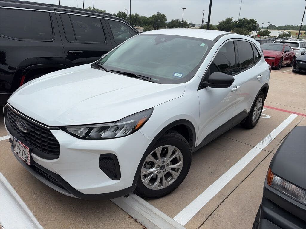 2024 FORD Escape