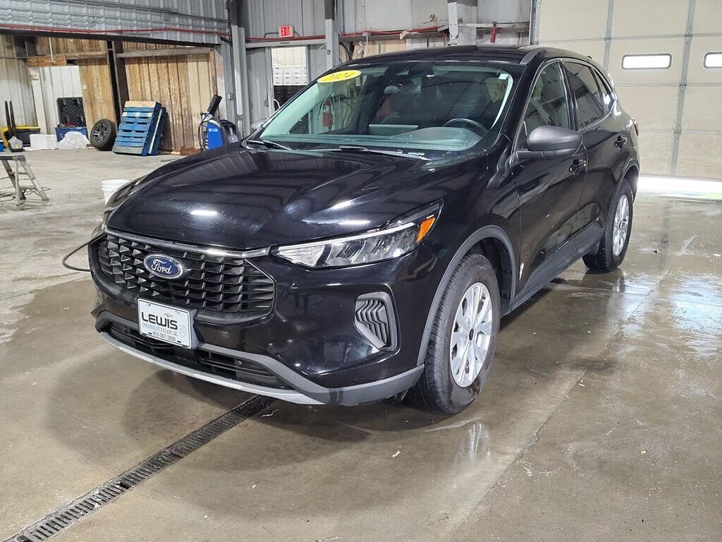 2024 FORD Escape