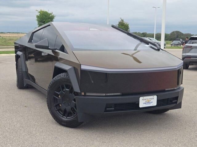 2024 TESLA Cybertruck
