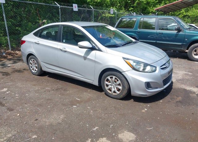 2014 HYUNDAI Accent
