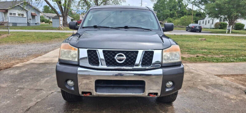 2011 NISSAN Titan