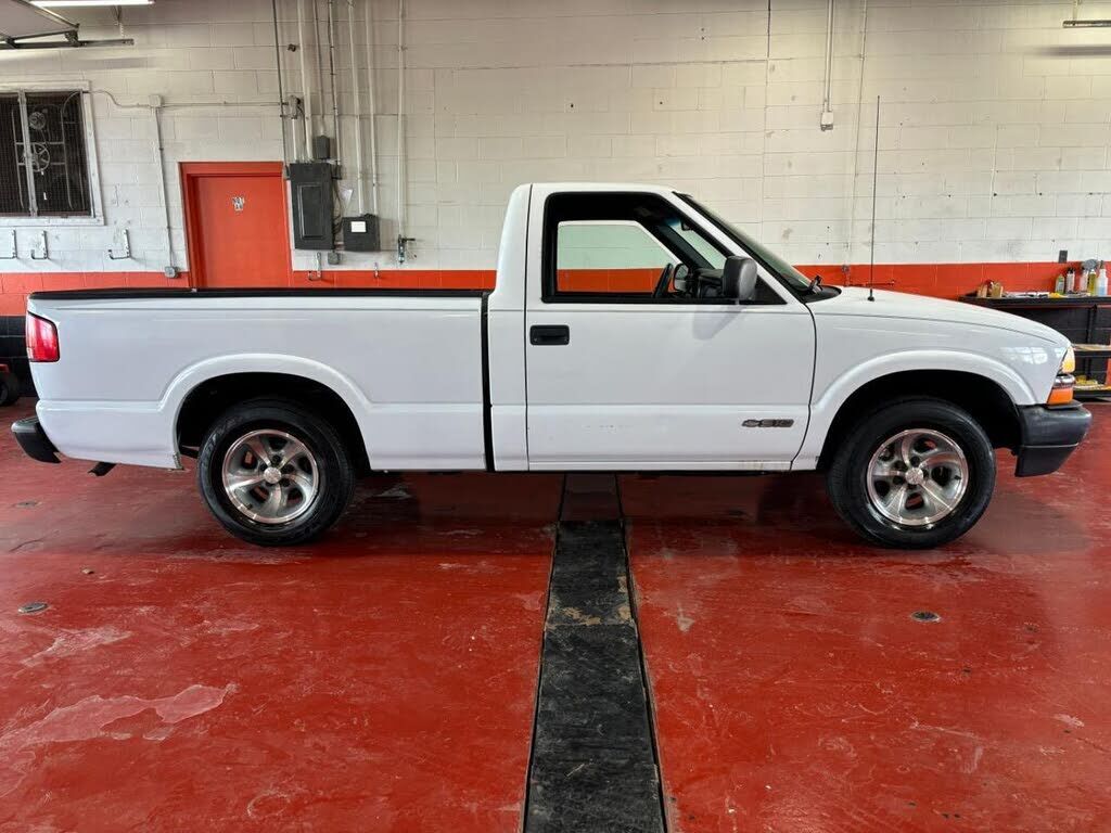 2002 CHEVROLET S-10 Pickup