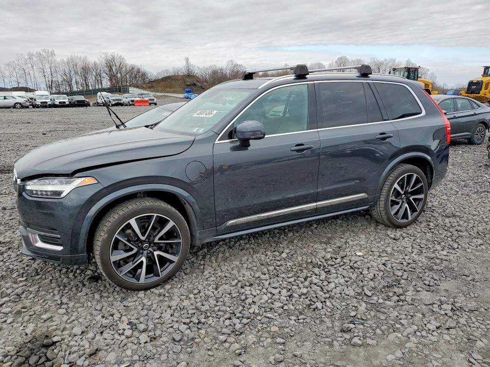 2021 VOLVO XC90