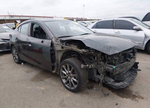 2018 MAZDA Mazda3