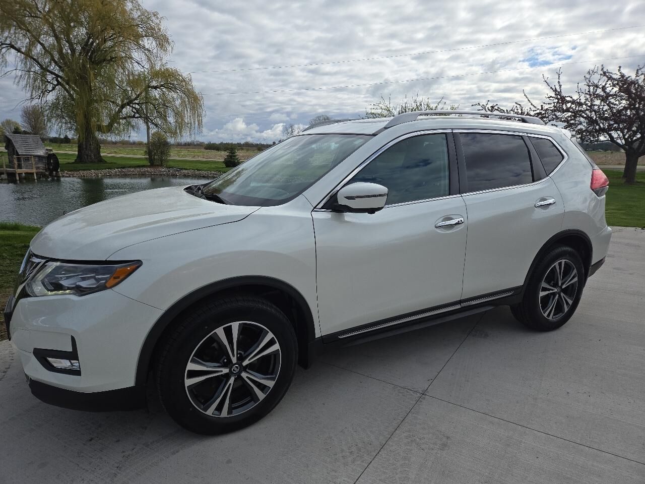 2017 NISSAN Rogue