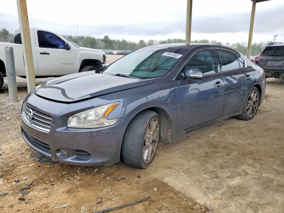 2010 NISSAN Maxima