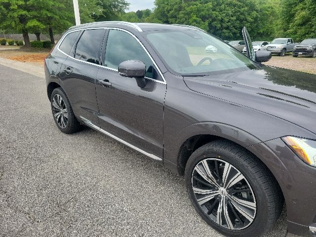 2022 VOLVO XC60