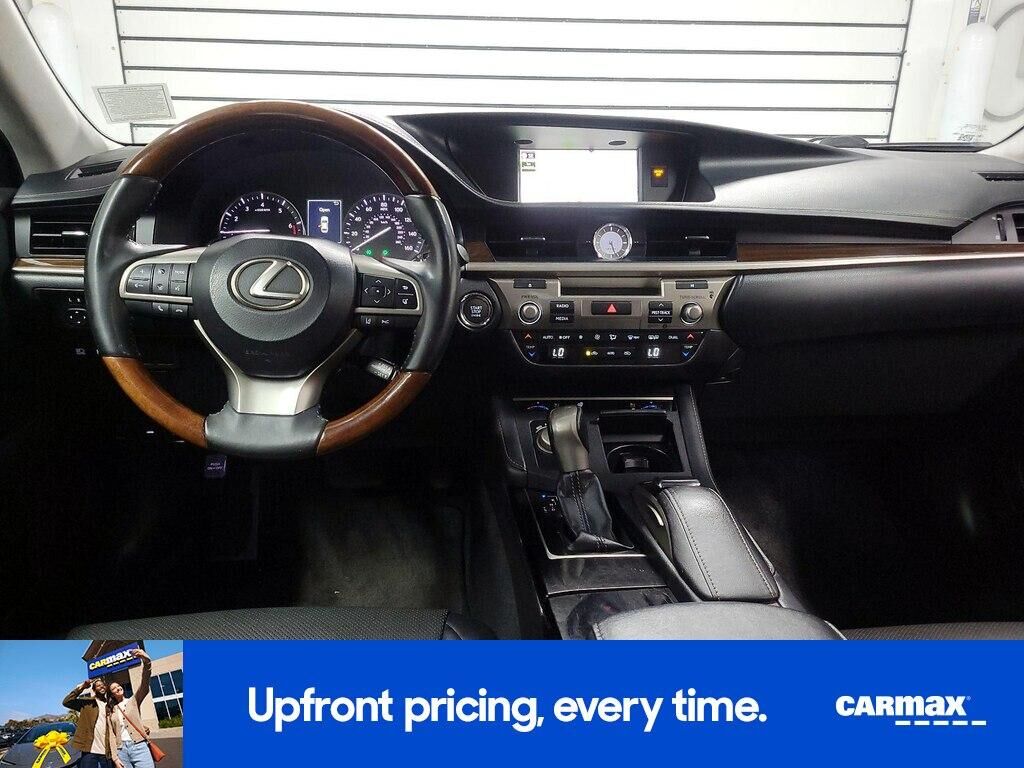2017 LEXUS ES