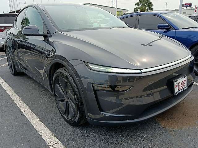 2026 TESLA Model Y