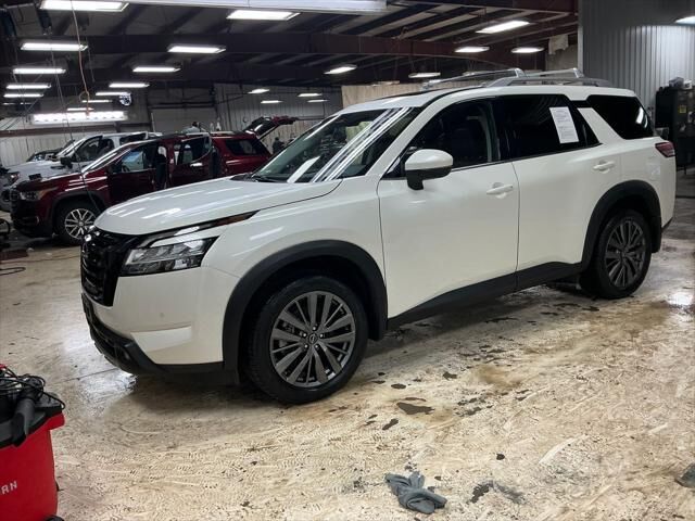 2022 NISSAN Pathfinder