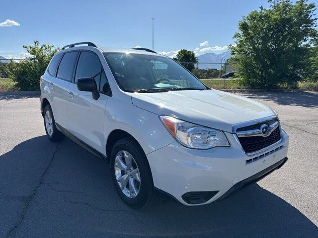 2016 SUBARU Forester