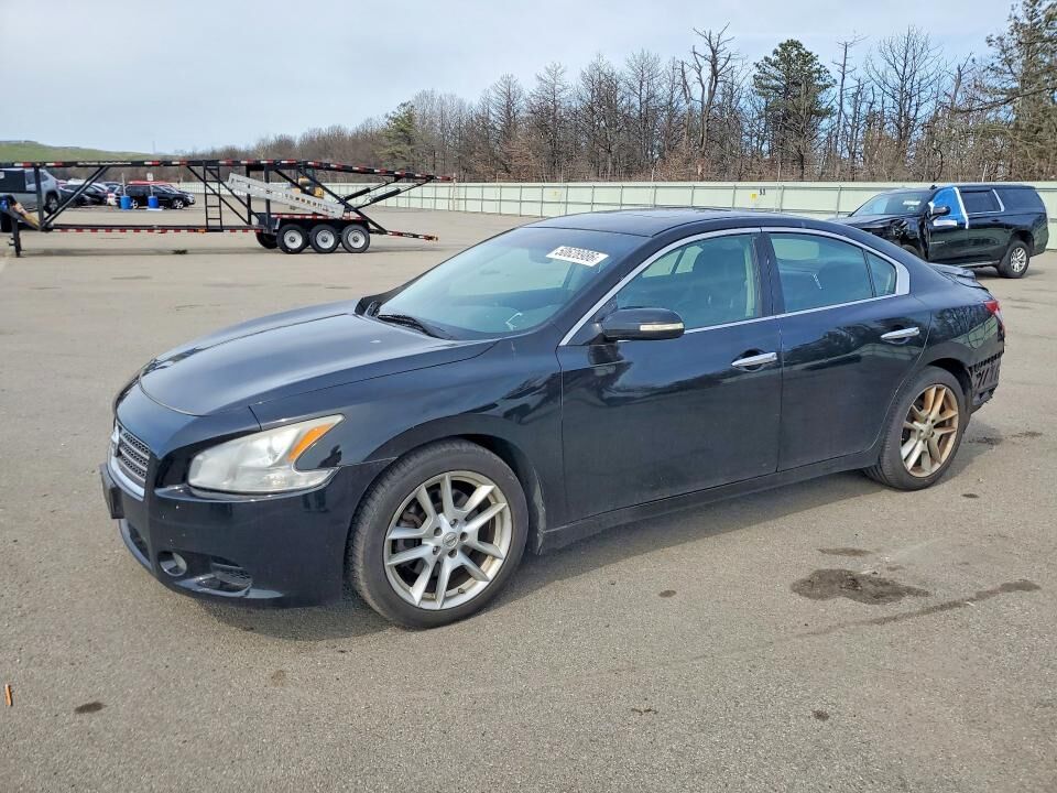 2010 NISSAN Maxima
