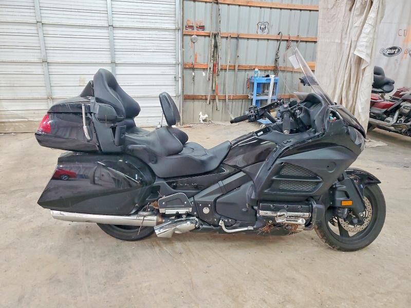 2014 HONDA GL1800