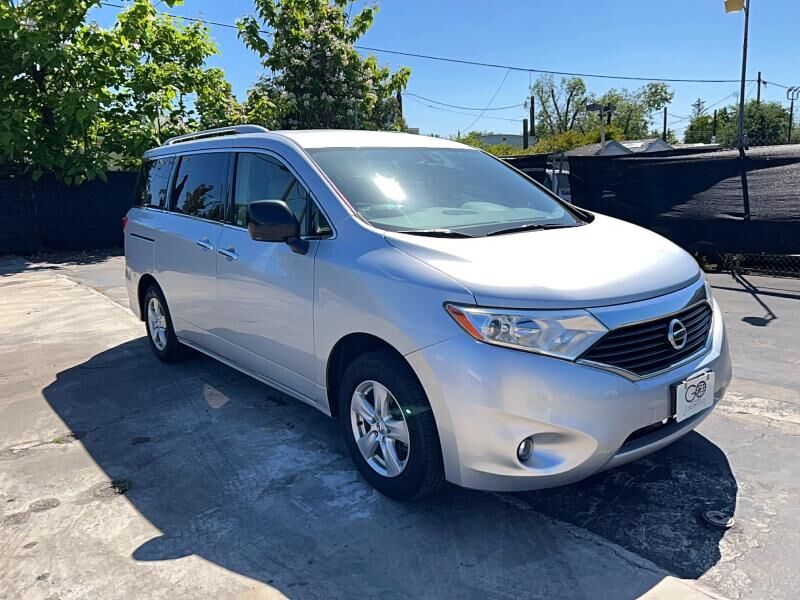 2017 NISSAN Quest